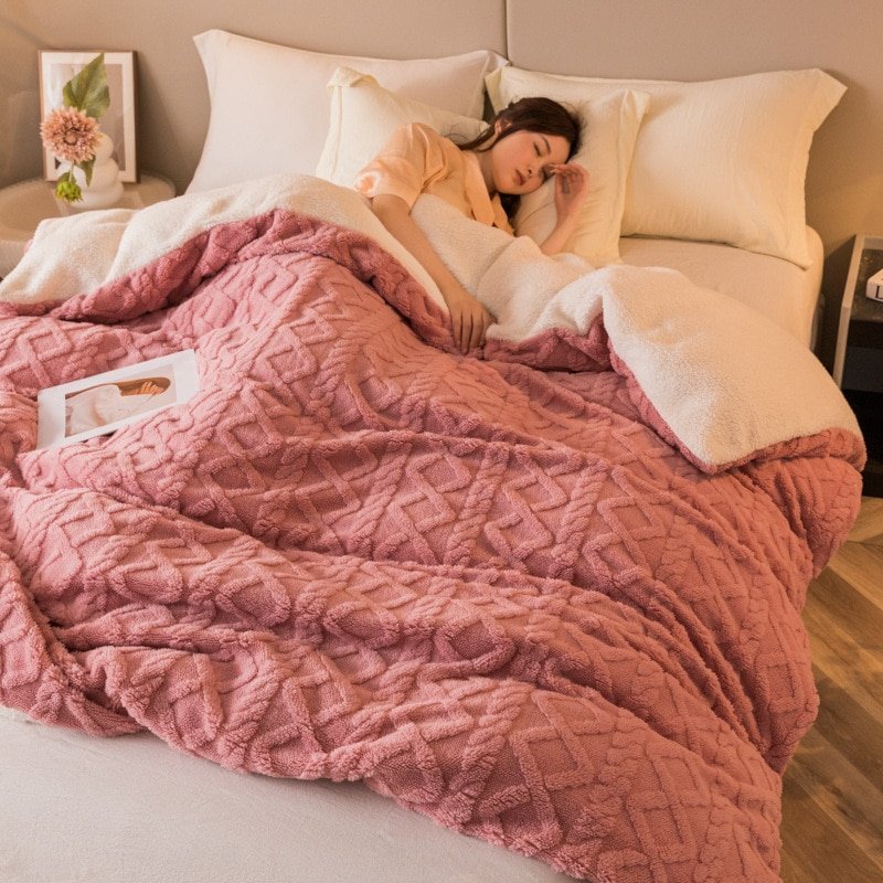 Coral-Velvet-Taffel-Cashmere-Lamb-Wool-Blanket-Nap-Office-Multifunctional-Autumn-and-Winter-Thickened-Plush-Quilt-3